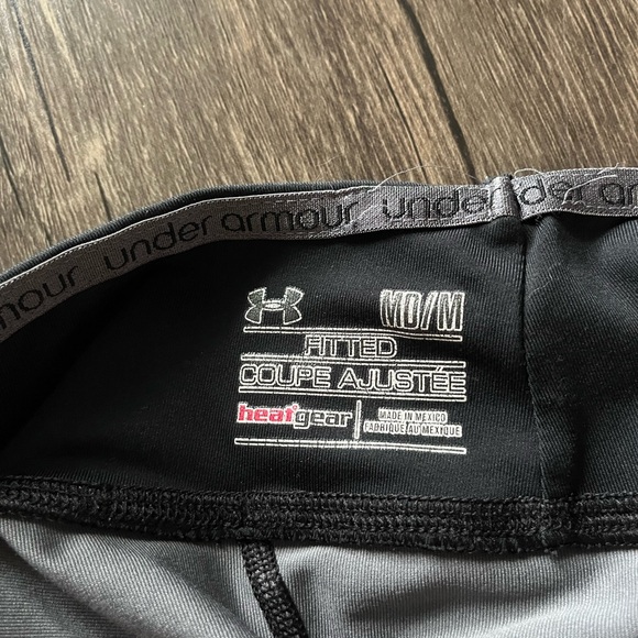 Under Armour Women’s Black & Grey Spandex Shorts Sz M - Picture 3 of 5